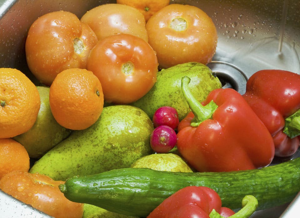Rincer les légumes en conserve