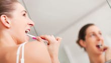 Brosse à dents manuelle ou électrique : laquelle choisir ?