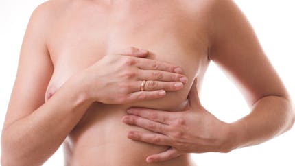 Reconstruction du sein après un cancer : quelle technique choisir ?