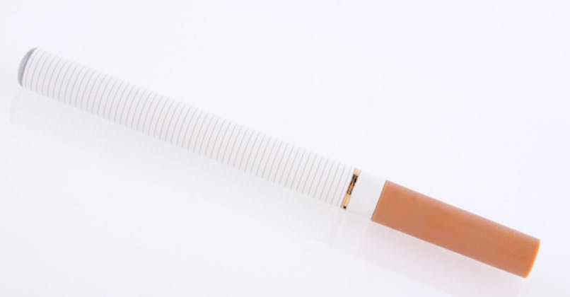 La cigarette électronique n'aide pas à arrêter de fumer
