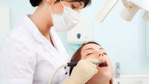 Un problème dentaire peut révéler d'autres troubles