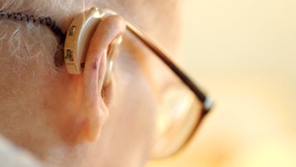 Une perte auditive non traitée augmente le risque de démence chez les personnes âgées