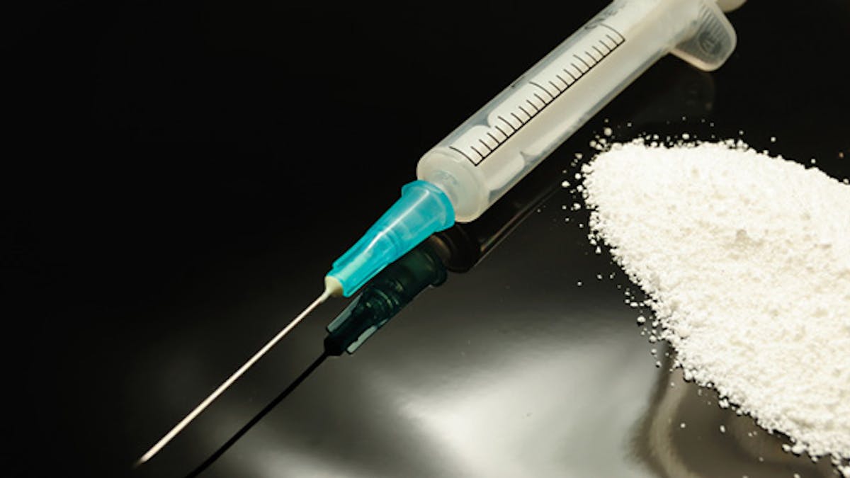 Toxicomanie : la salle d’injection parisienne a une adresse