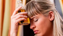 Dépression et alcool : les femmes sont plus vulnérables