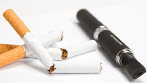 Cigarette électronique : aussi efficace que le patch pour arrêter de fumer