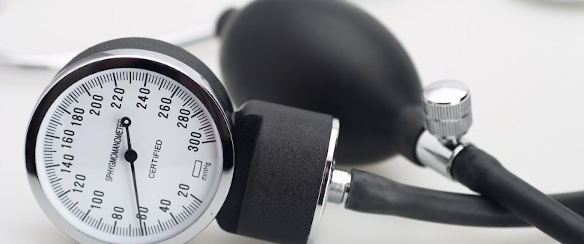 5 façons naturelles de faire baisser son hypertension  Santé Magazine