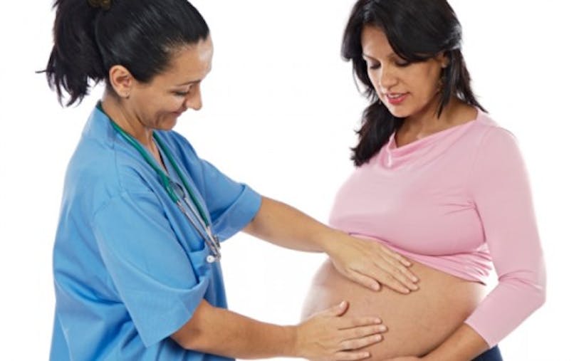 Accouchement Quand Le Bebe Se Presente Par Le Siege Sante Magazine Accouchement Quand Le Bebe Se Presente Par Le Siege Sante Magazine