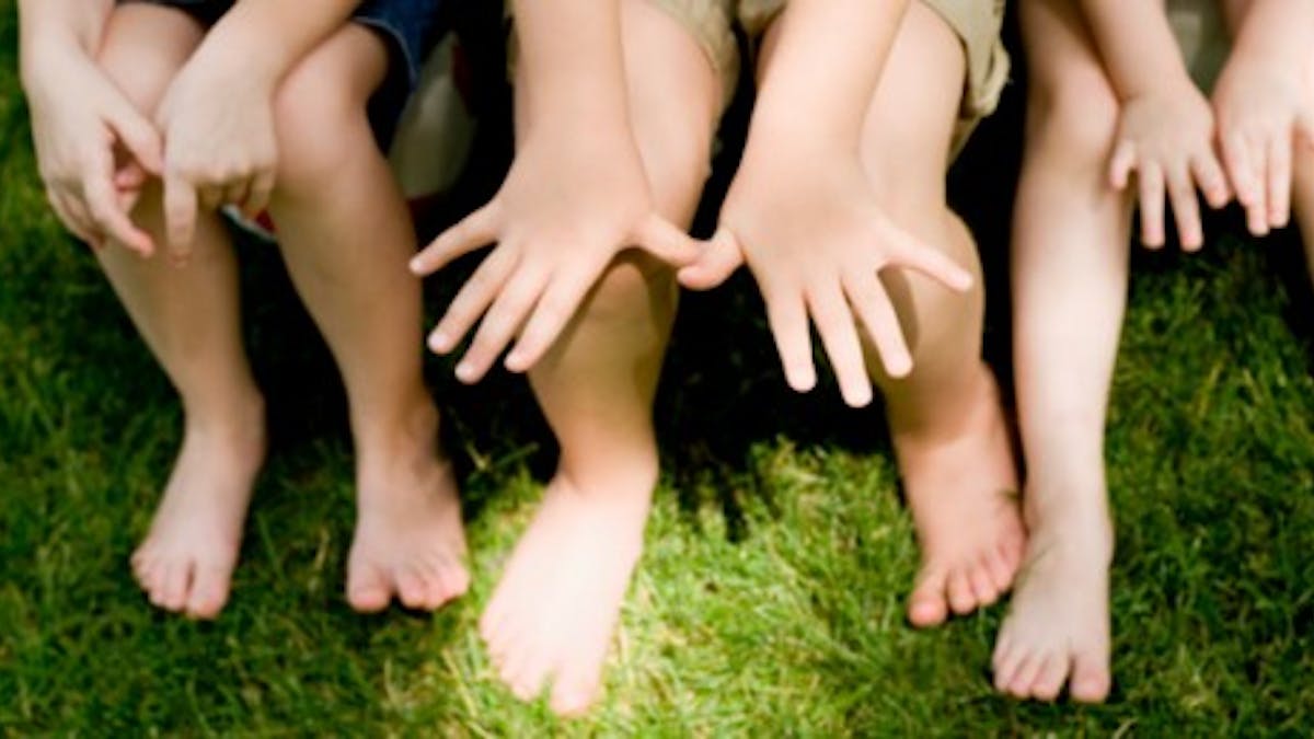Pieds Plats Pieds Vers L Interieur Jambes Arquees A Quel Age Reeduquer Sante Magazine Pieds Plats Pieds Vers L Interieur Jambes Arquees A Quel Age Reeduquer Sante Magazine