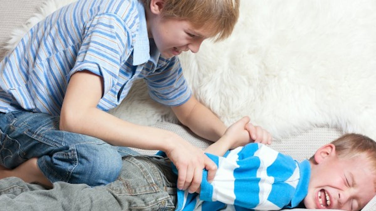 Enfant Violent Comment Reagir Sante Magazine Enfant Violent Comment Reagir Sante Magazine