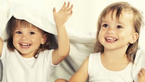 Jumeaux : faites-en des enfants uniques