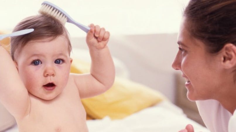 Comment Prendre Soin Des Cheveux De Votre Bebe Sante Magazine Comment Prendre Soin Des Cheveux De Votre Bebe Sante Magazine