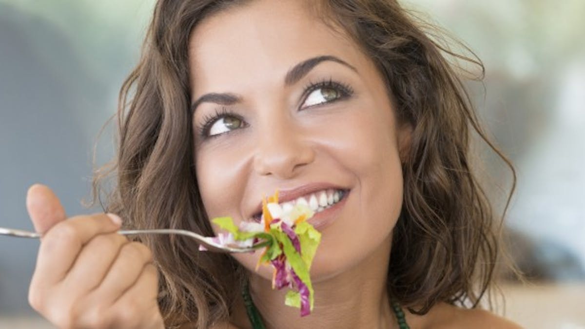 6 astuces pour moins manger sans vous affamer