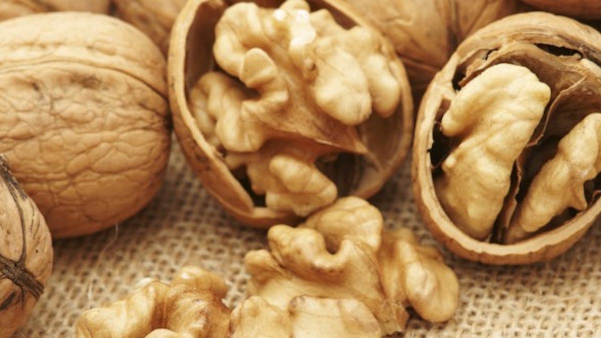Une poignée de noix pour réduire les risques de mortalité précoce