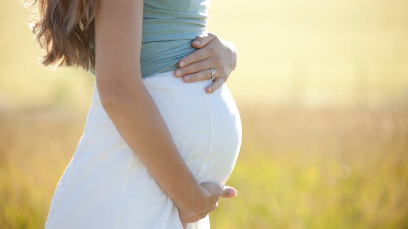 Femme enceinte : quels remèdes naturels peut-on prendre ? 