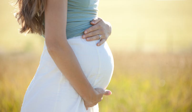 Femme enceinte : quels remèdes naturels peut-on prendre ? 
