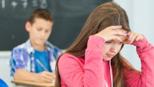 Rentrée scolaire : pourquoi votre enfant a mal à la tête