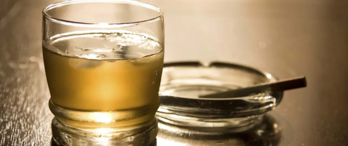 alcool et cigarette Alcool et cigarette : pourquoi l'un attire l'autre ? alcool et cigarette Alcool et cigarette : pourquoi l'un attire l'autre ?