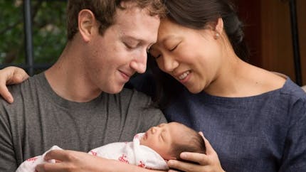 Exposer son bébé sur Facebook : bonne ou mauvaise idée ?
