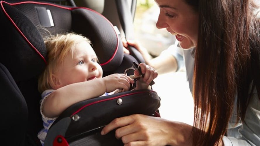 Sécurité en voiture : deux enfants sur trois sont mal attachés