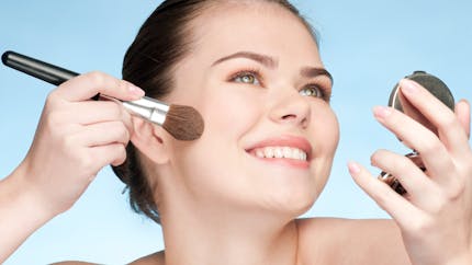 Maquillage pour le teint : les 10 gestes indispensables