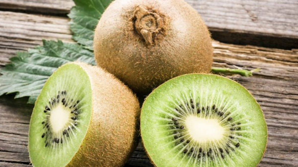 Kiwi : 3 bénéfices santé à en manger régulièrement