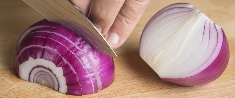 Pourquoi Les Oignons Nous Font Ils Pleurer Sante Magazine