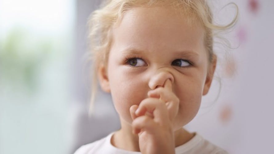 Se mettre les doigts dans le nez : une habitude dangereuse | Santé Magazine