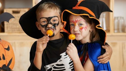 Halloween : trop de substances indésirables dans les masques, maquillages et bonbons