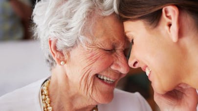 Le Conge De Proche Aidant Indemnise A Partir D Octobre 2020