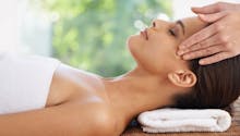 Quatre massages liftants et anti-âge du visage