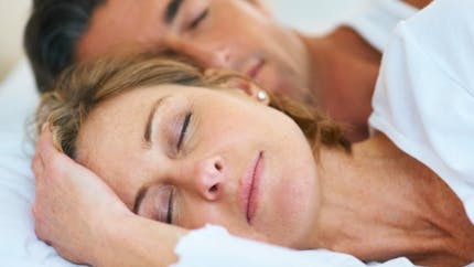 Couple et sommeil : les solutions aux problèmes les plus courants