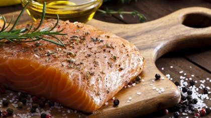 Comment manger du poisson cru en toute sécurité | Santé Magazine