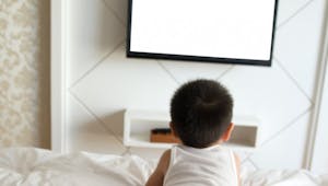 Surpoids : la télé dans la chambre des enfants l'augmente de 30 % !