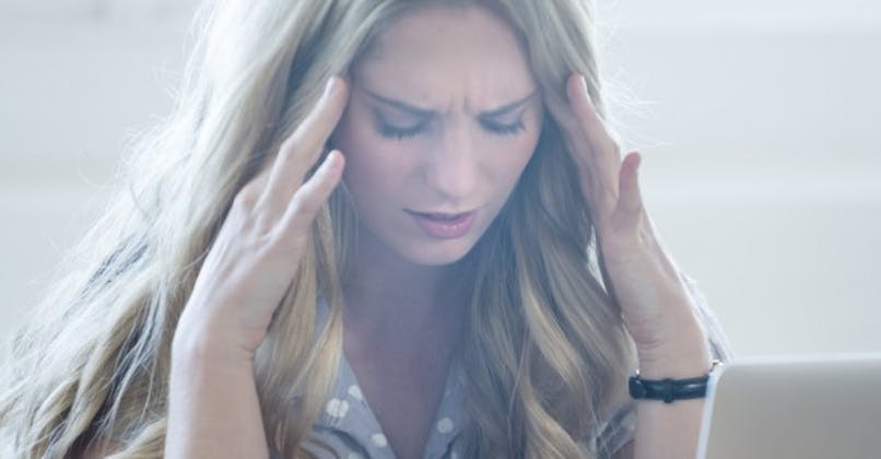 Le stress financier donne la migraine !