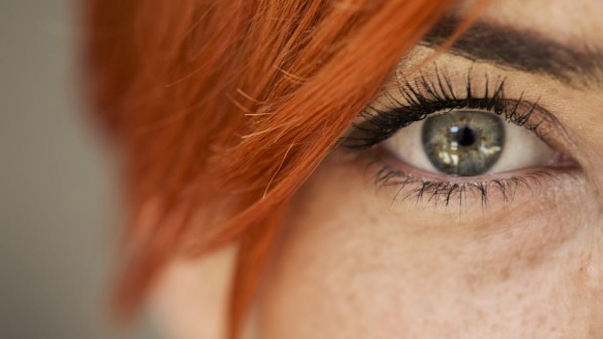 Tatouage de l’œil: une mannequin canadienne lance l'alerte