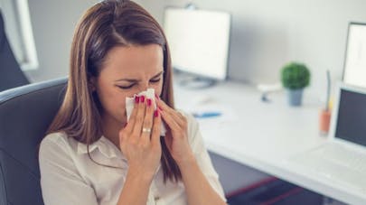 Arrets Maladie Les Salaries Absents 35 5 Jours Par An En