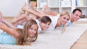 4 astuces pour pratiquer du yoga avec les enfants