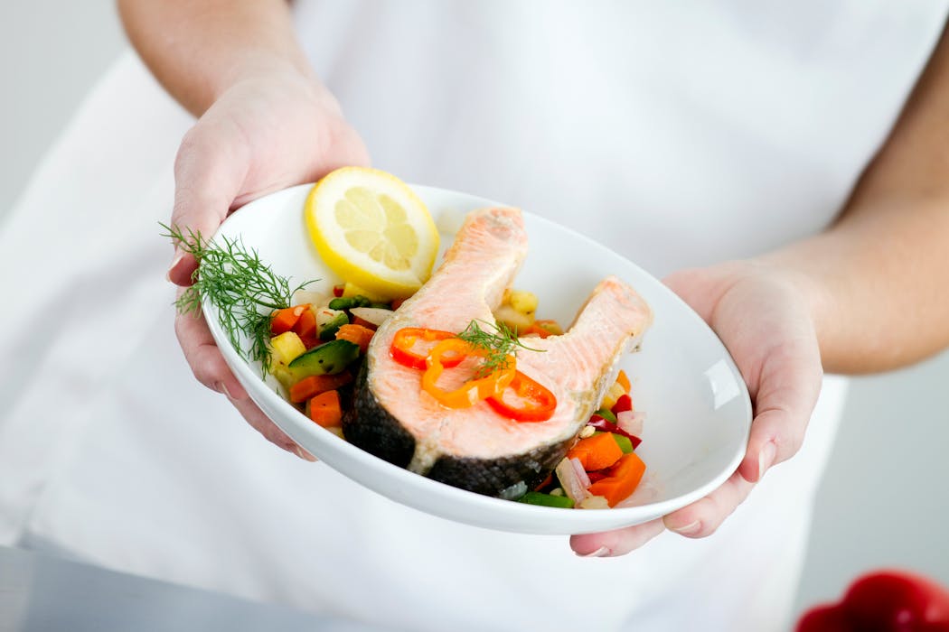 Elige las grasas adecuadas Elija alimentos ricos en omega-3