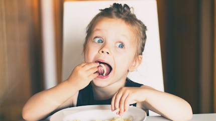 Pourquoi votre enfant réclame-t-il toujours à manger ?