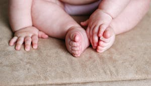 Pourquoi les bébés humains sont si gras à la naissance