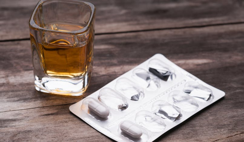Peut-on boire de l'alcool sous antibiotique ?