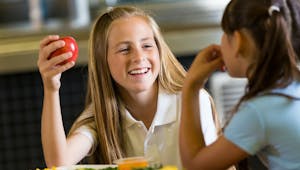 Une alimentation saine à l'école, un bienfait à long terme pour les enfants