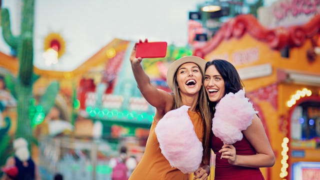 Pourquoi le courant passe-t-il mieux avec certaines personnes ? Istock-869537124