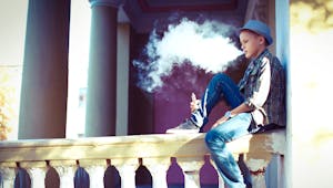 E-cigarette : les Etats-Unis restreignent sa vente aux mineurs