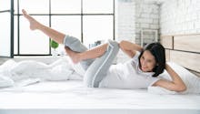 Les exercices de sport à faire au lit ou sur le canapé