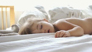 Votre enfant dort la bouche ouverte, et si c’était une apnée du sommeil ?