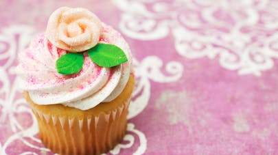 Peut-on vraiment manger les aliments décorés de paillettes ?