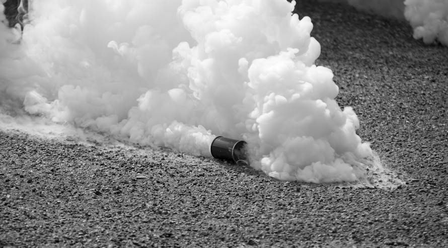 Rhône. Brûlures, effets différés… le gaz lacrymogène est-il dangereux pour  la santé ?
