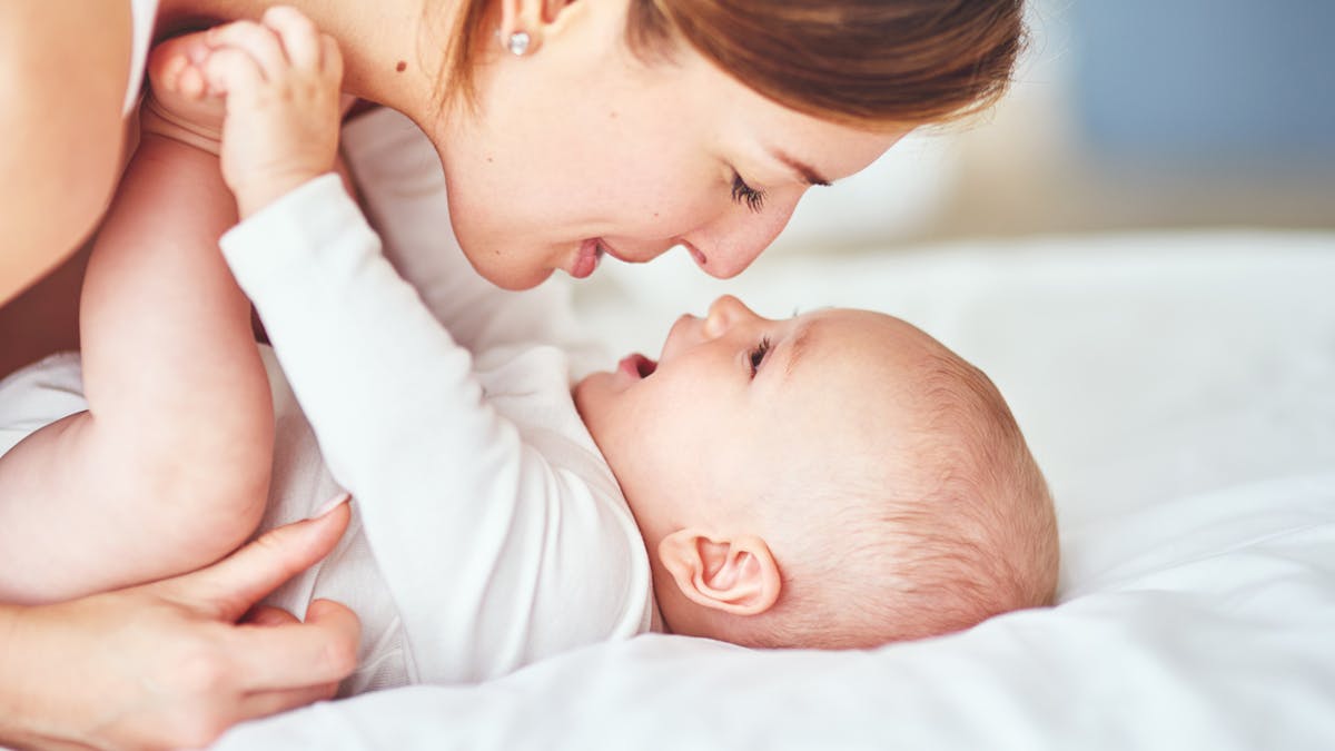 Lien Mere Enfant Ce Que Disent Les Reponses Aux Mimiques Du Bebe Sante Magazine Lien Mere Enfant Ce Que Disent Les Reponses Aux Mimiques Du Bebe Sante Magazine