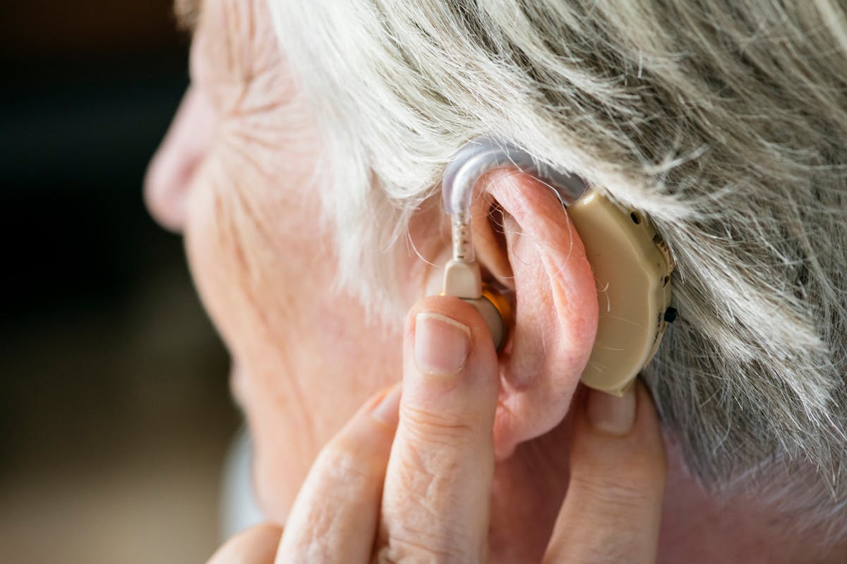 Comment s'habituer aux aides auditives ?